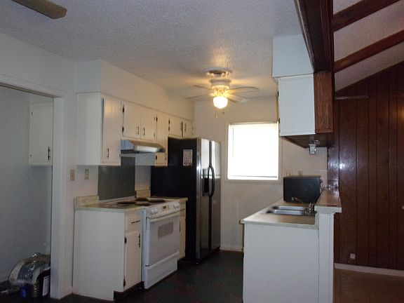 5th image of 4060 Stowe St W