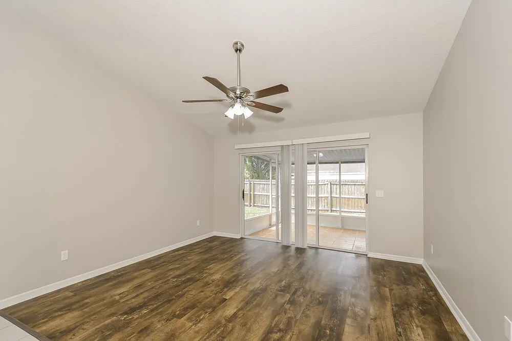 3 bed, 2.0 bath, 1611 sqft, $2,620 — Photo 3
