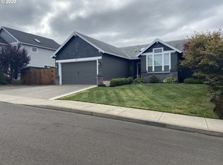 1305 NE Gardiner Dr, Estacada, OR 97023