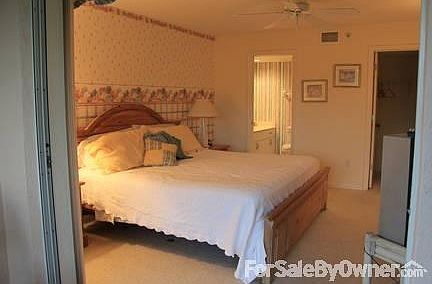 Master BR, bath and walk-in-closet