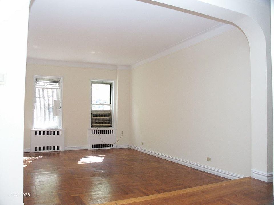2nd image of 210-218 W 19th St APT 6J
