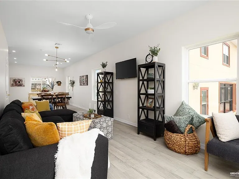 1009 Bass Ave #1 — Photo 3