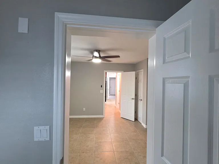 112 S Highland Ave #112 — Photo 3