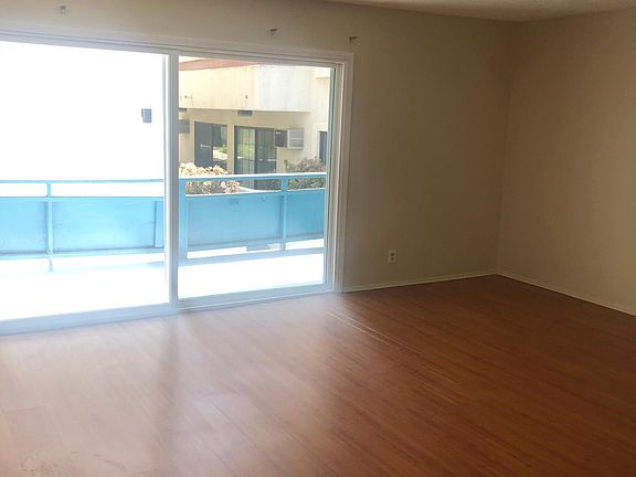 5th image of 3444 Mentone Ave #8