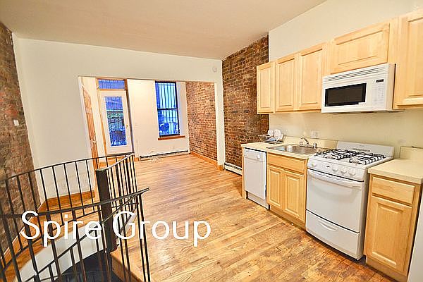 1st image of 814 10th Ave APT 1A