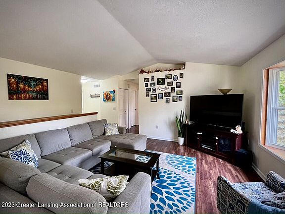 4th image of 4215 Lochinver Cir