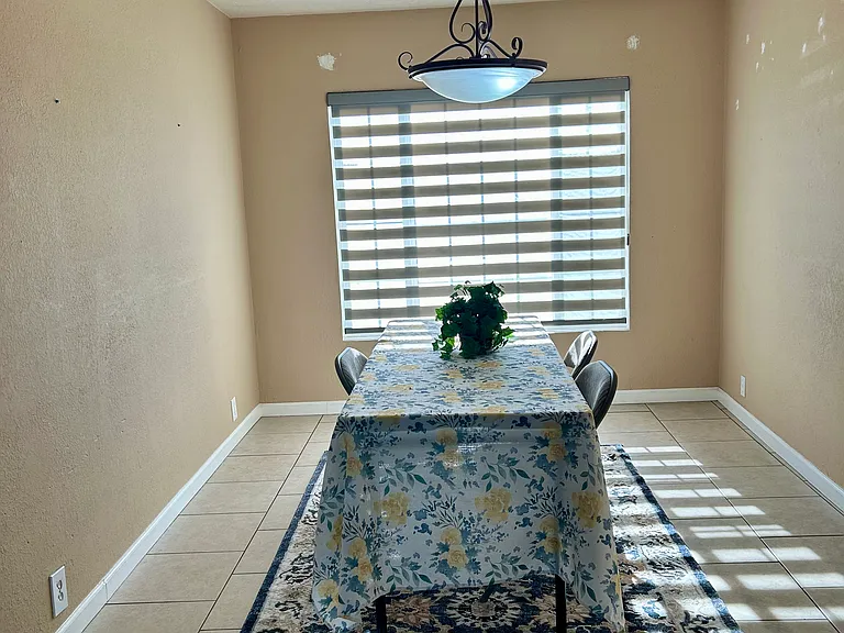 5675 E Jensen Ave — Photo 5