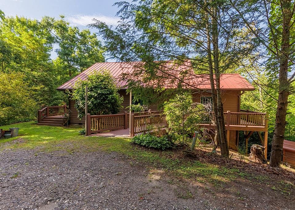 1st image of 190 Iris Ln