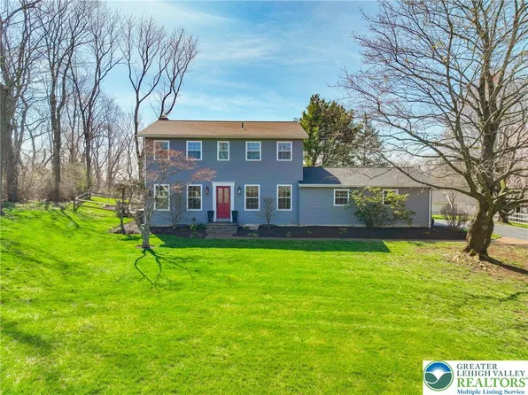 5753 Keith Ln, Emmaus, PA 18049