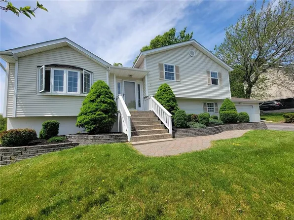 30 Clinton Drive, Washingtonville, NY 10992