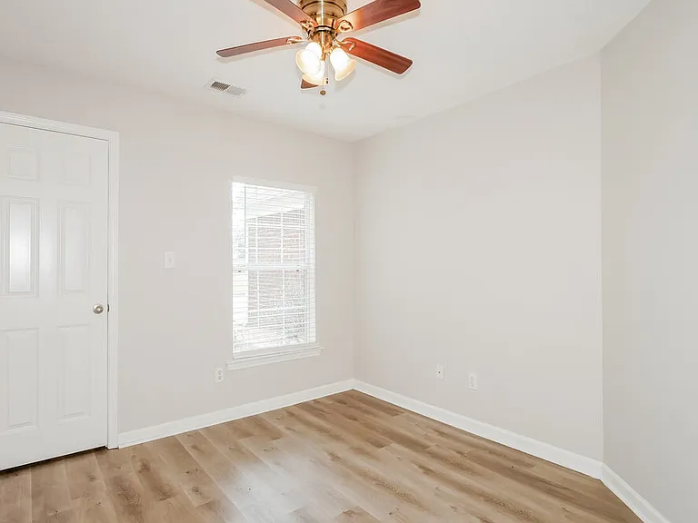 11662 Underwood Dr — Photo 16