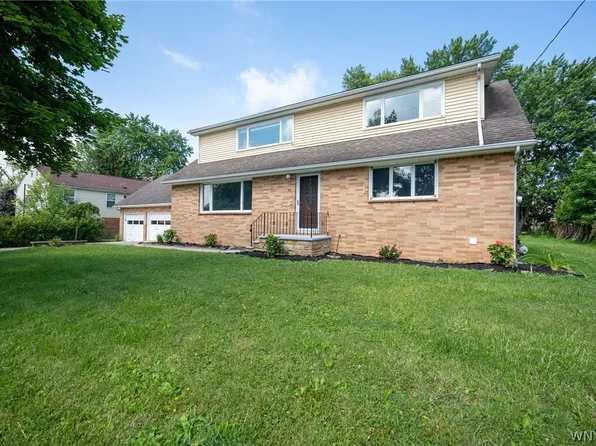 25 Cotton St, Lancaster, NY 14086
