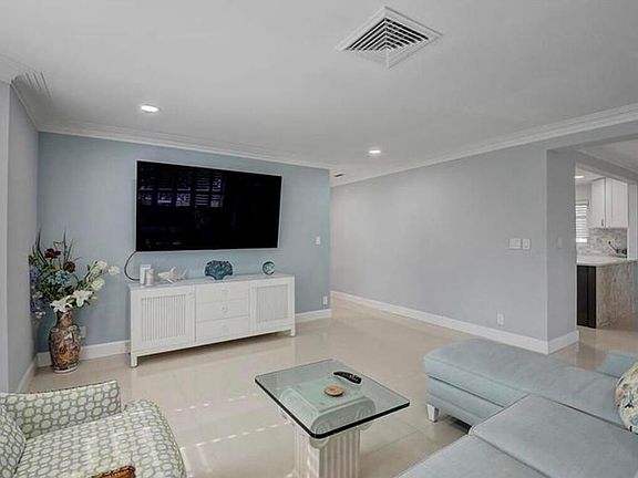 5th image of 1299 S Ocean Blvd APT L5