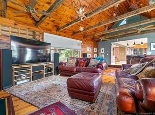 252 Jefferson Dr, Guilford, CT 06437