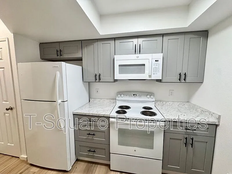 1 bed, 1.0 bath, 682 sqft, $1,875 — Photo 2