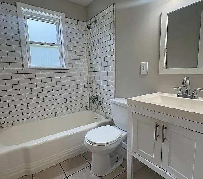 1648 Mary George Ave NW — Photo 5