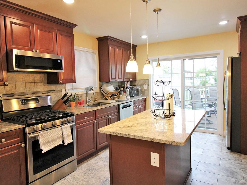 239 Pandolfi Ave, Secaucus, NJ 07094 Zillow