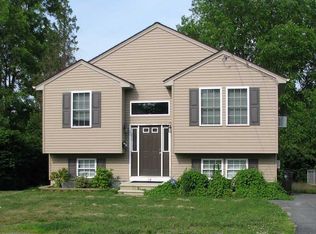 14 Bradley St, Woonsocket, RI 02895