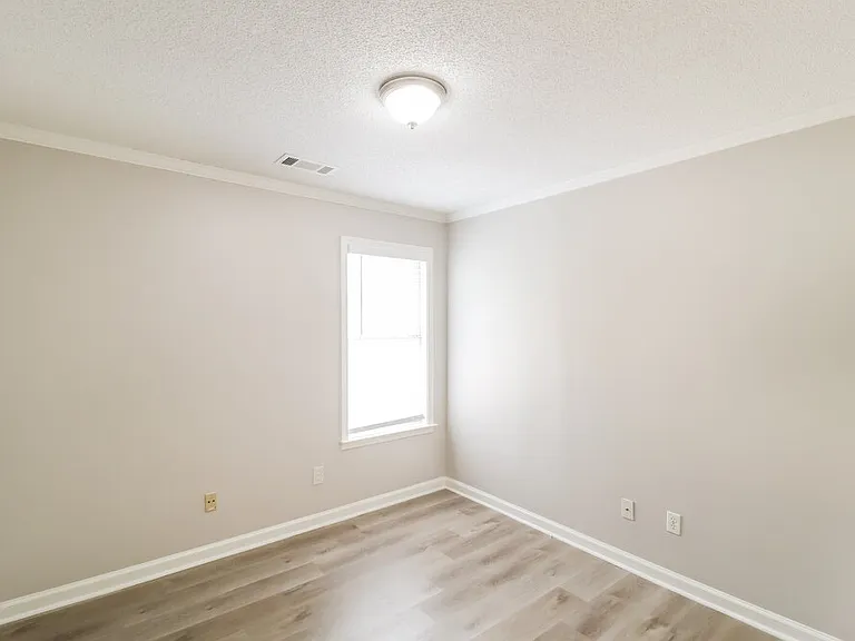 10029 Woodland Grove Dr — Photo 13
