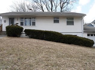 39 Glenwood St, Albany, NY 12208