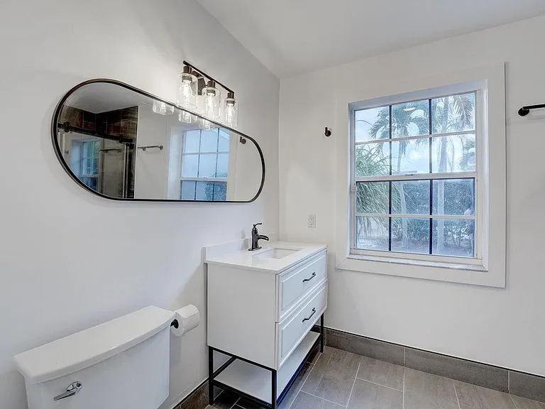 10791 SW 10th Pl — Photo 5