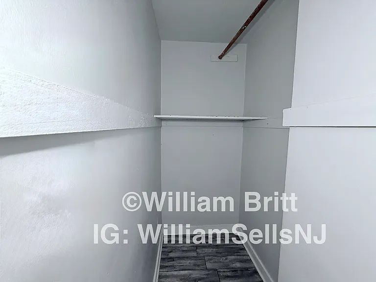 Walk-in closet