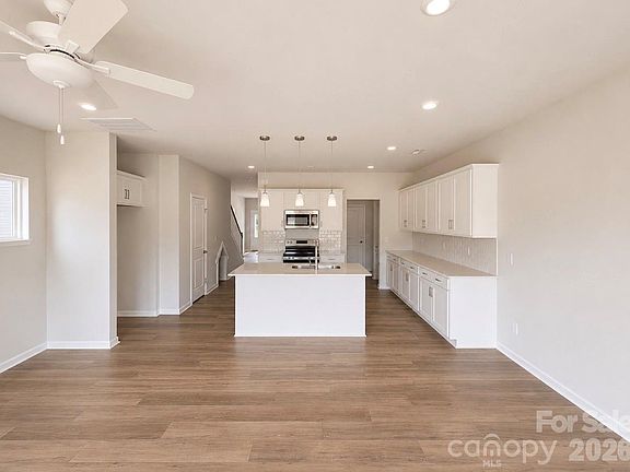 4th image of 3616 Teslow Dr #35
