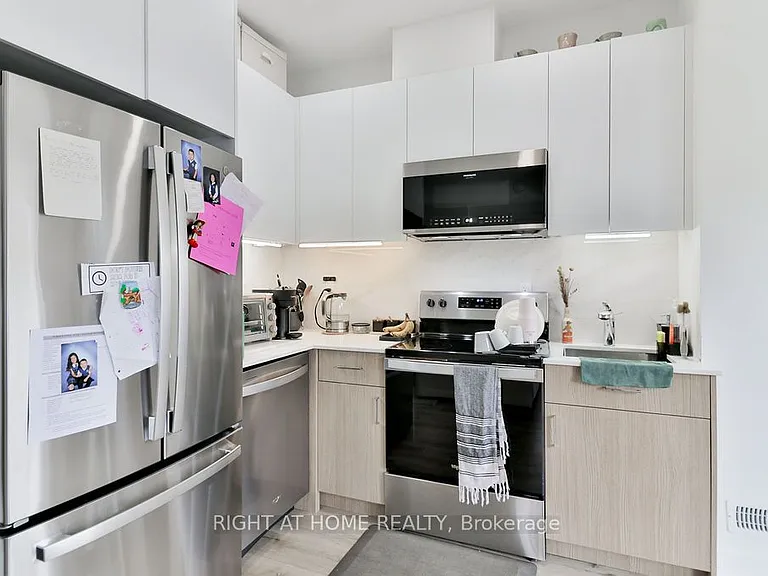 45 Brock Ave #2 — Photo 8