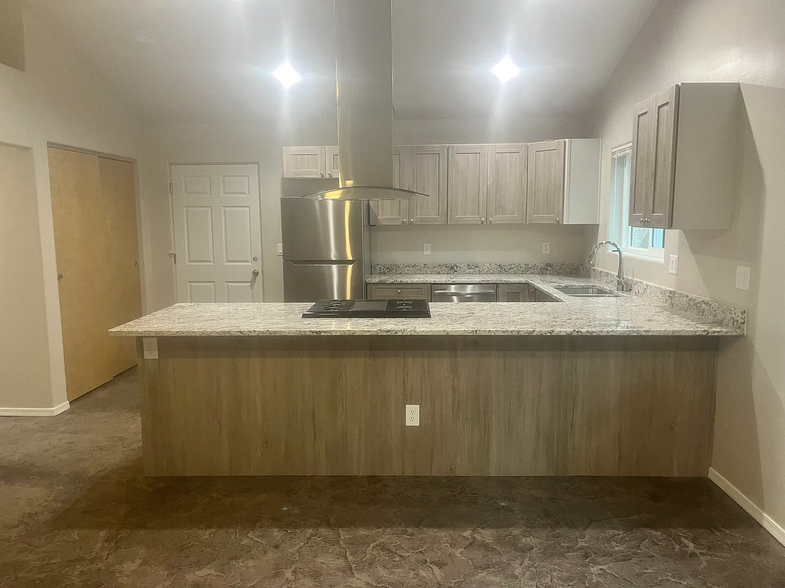1705 E Arrowhead Ave — Photo 4