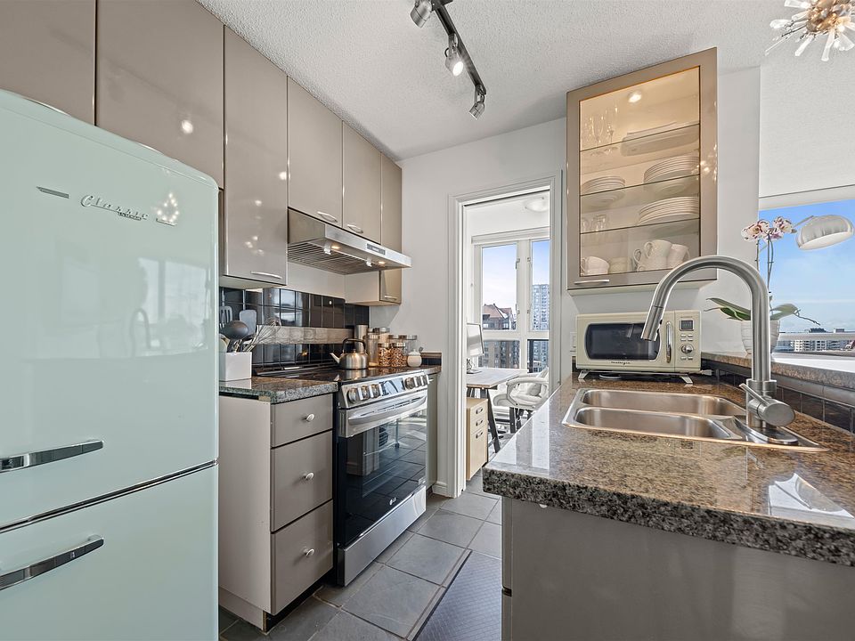 1st image of 1068 Hornby St #2607