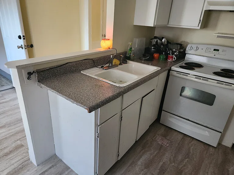 Eat-in kitchen