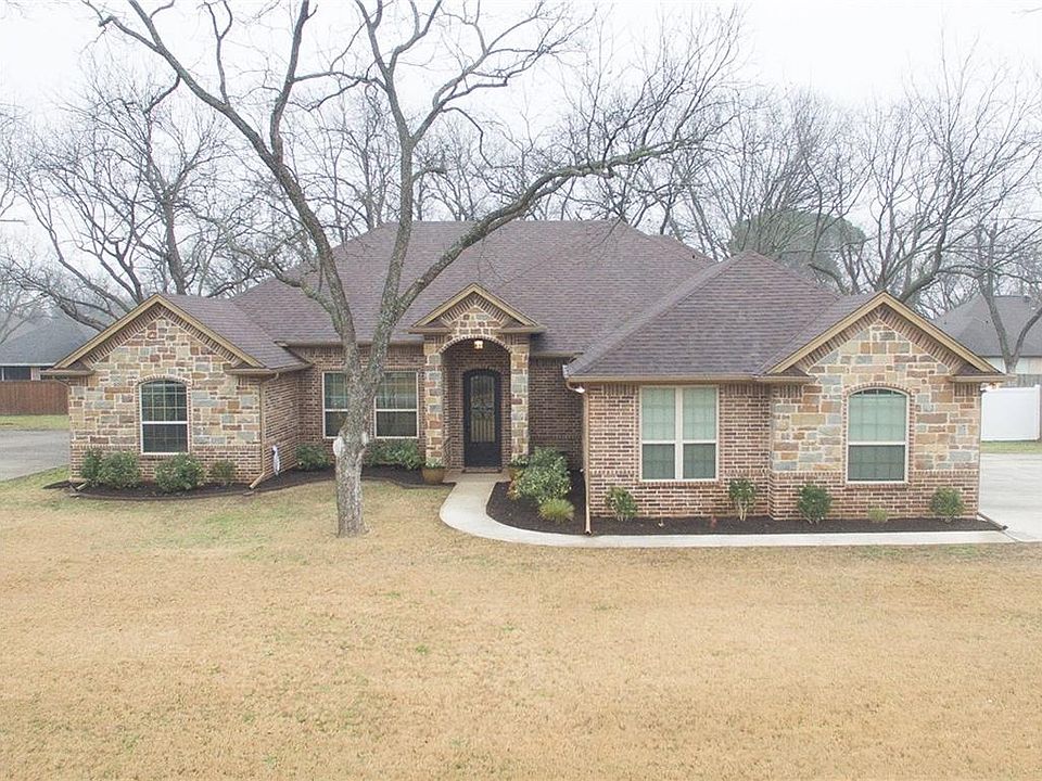 1st image of 9003 N Longwood Dr