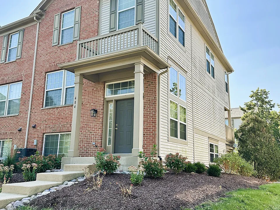 484 Belvedere Ln