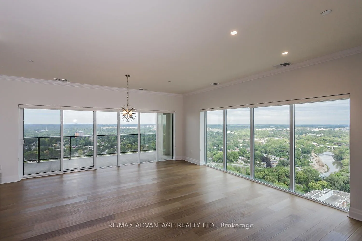 3 bed, $3,795 — Photo 4