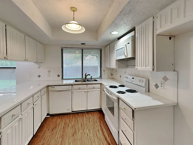 3033 Mossy Oak Ln — Photo 5