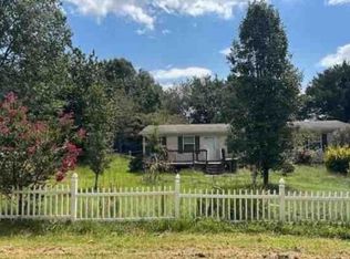 807 E 11th St, Newton, NC 28658