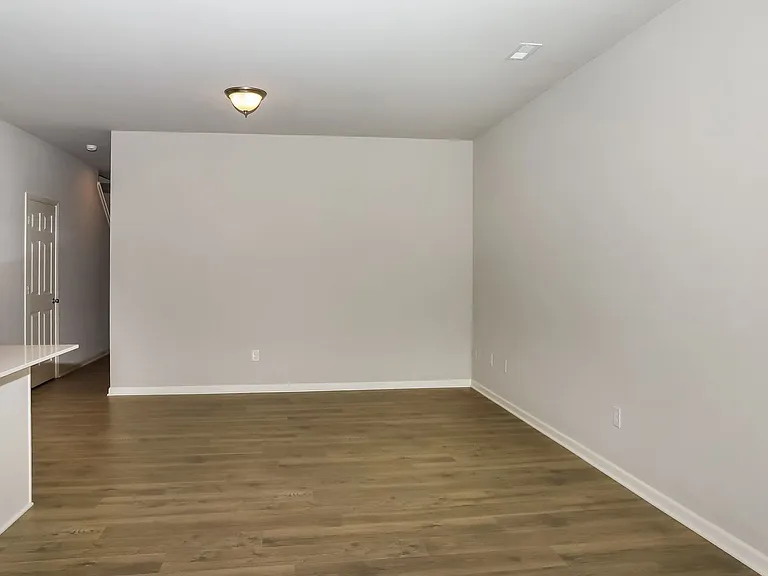 1304 Timber Hollow Ct — Photo 7