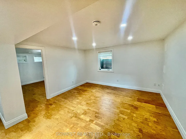 42 Briarwood Cres #LOWER — Photo 10
