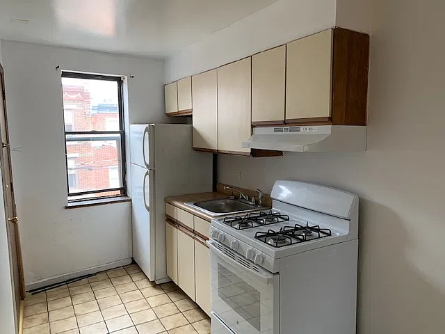 1 bed, $1,000 — Photo 3