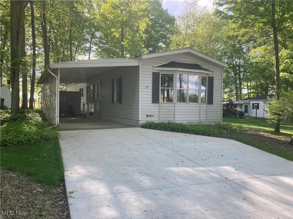 1229 Columbiana Lisbon Rd #39, Columbiana, OH 44408