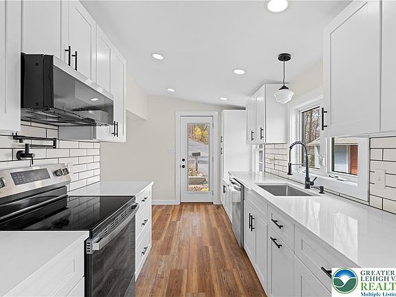 5th image of 95 Gaffney Hill Rd