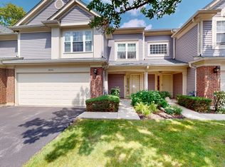 2890 Ashling Ct, Schaumburg, IL 60193