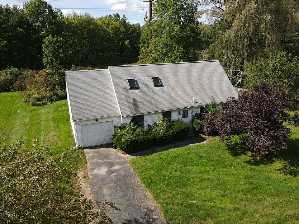 1st image of 5 Surrey Ln