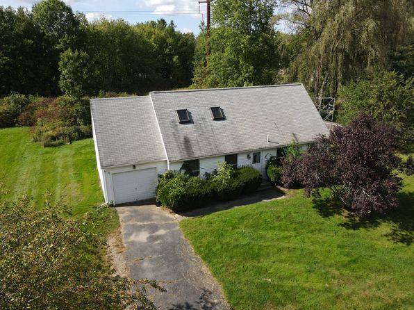 5 Surrey Ln