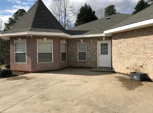5281 Regency Lake Ct, Sugar Hill, GA 30518