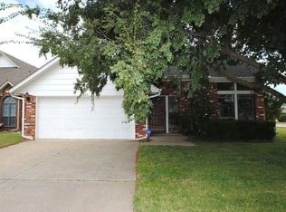 3801 Highpoint Ct, Norman, OK 73072
