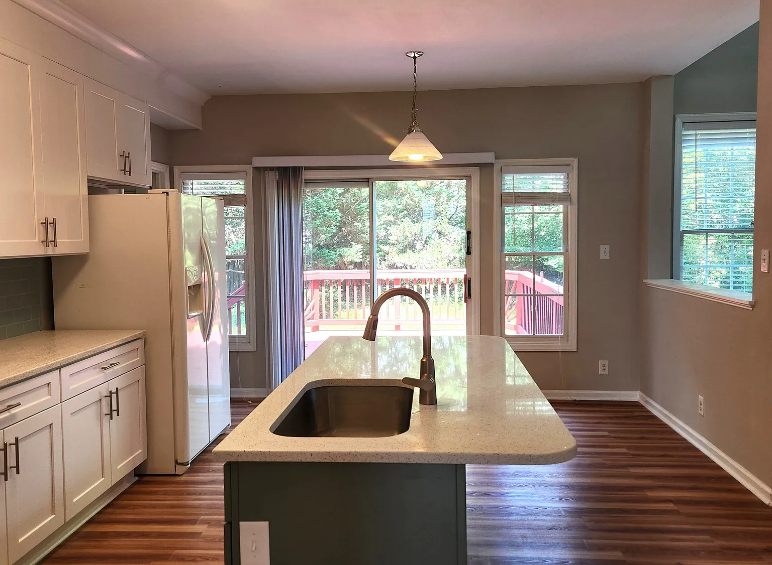 4 bed, 2.5 bath, 2331 sqft, $2,800 — Photo 3