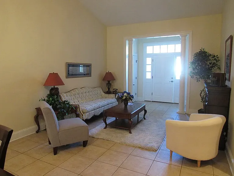 Villa Dr — Photo 13
