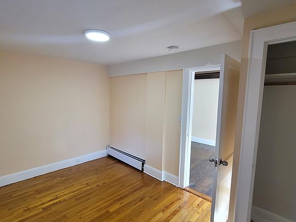 4th image of 52 Mansion Ave
