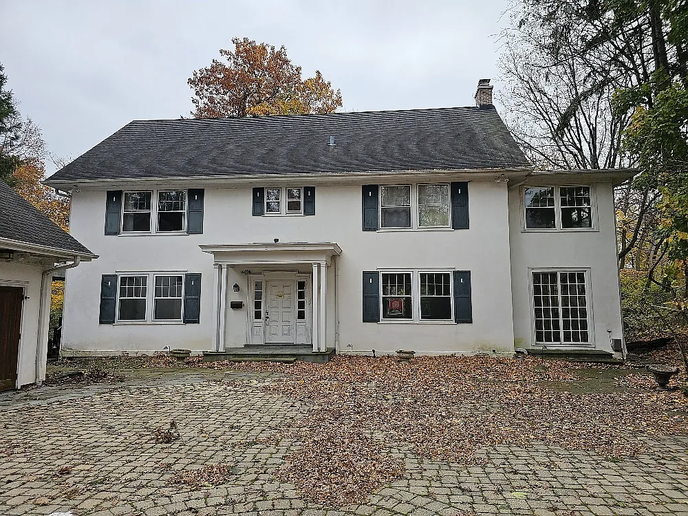 360 Hazel Ave photo 1